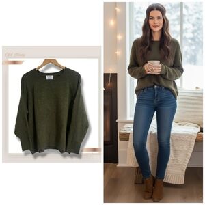 🌿​Cozy & Chic: Old Navy Women's Oversized Moss Green Knit Sweater - Size Medium